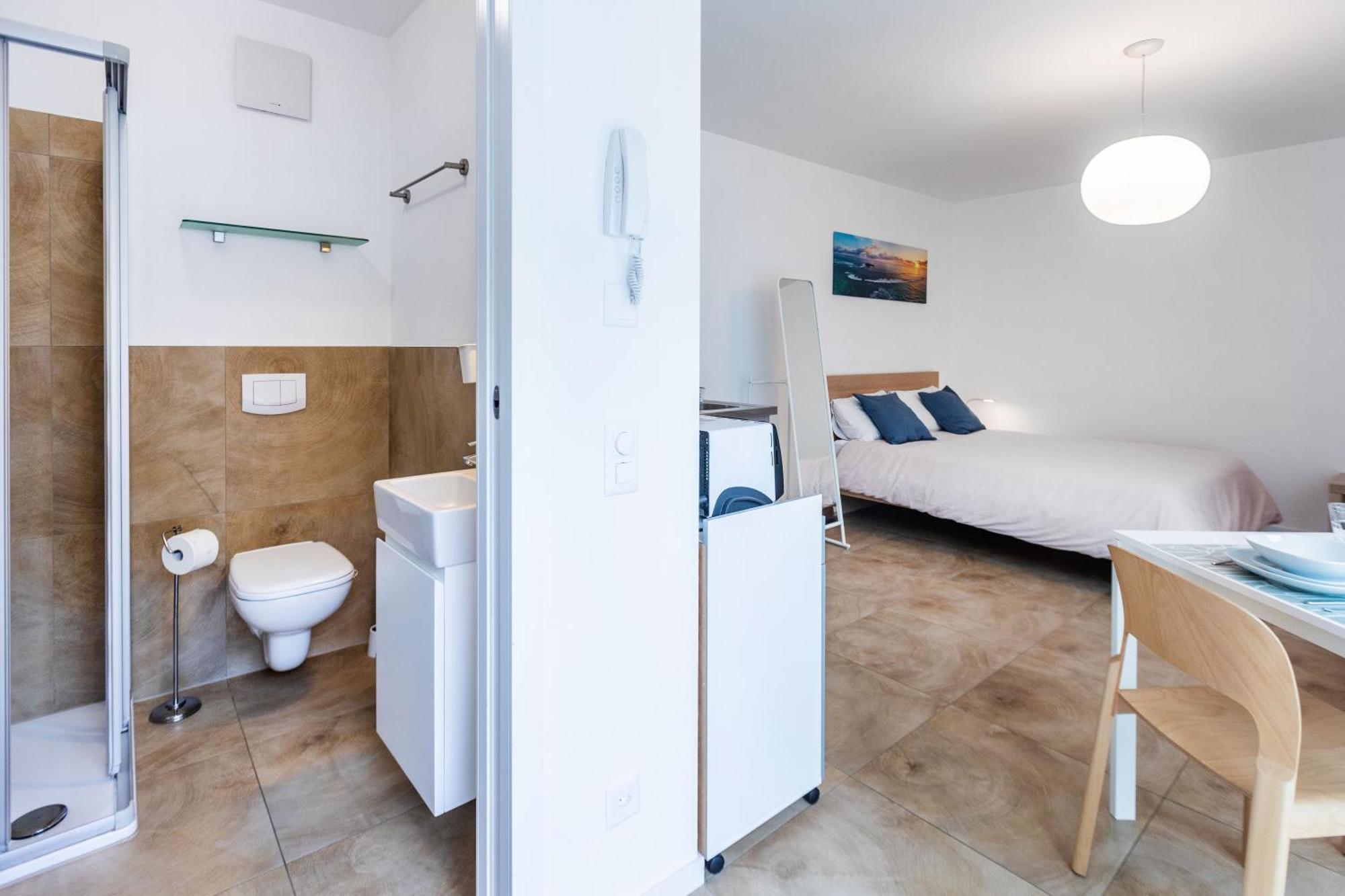 Апартаменты Easy Flat Vezia, Indipendent Entrance, Free Parking Лугано Номер фото